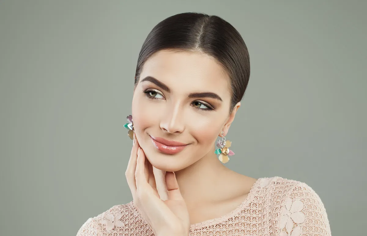 مكياج عيون المرأة الثلاثينية - الصورة من Shutterstock 