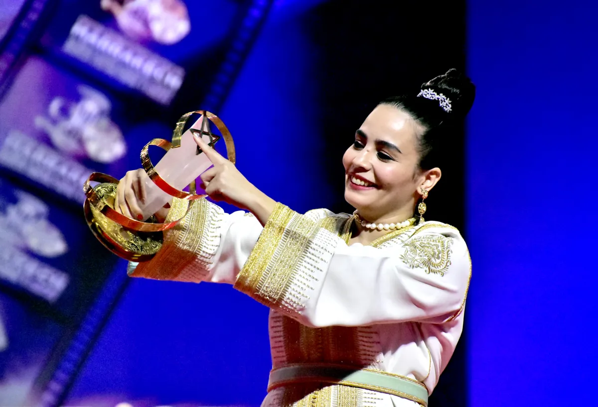 النجمة الذهبية لفيلم كذب أبيض للمخرجة المغربية أسماء المدير  