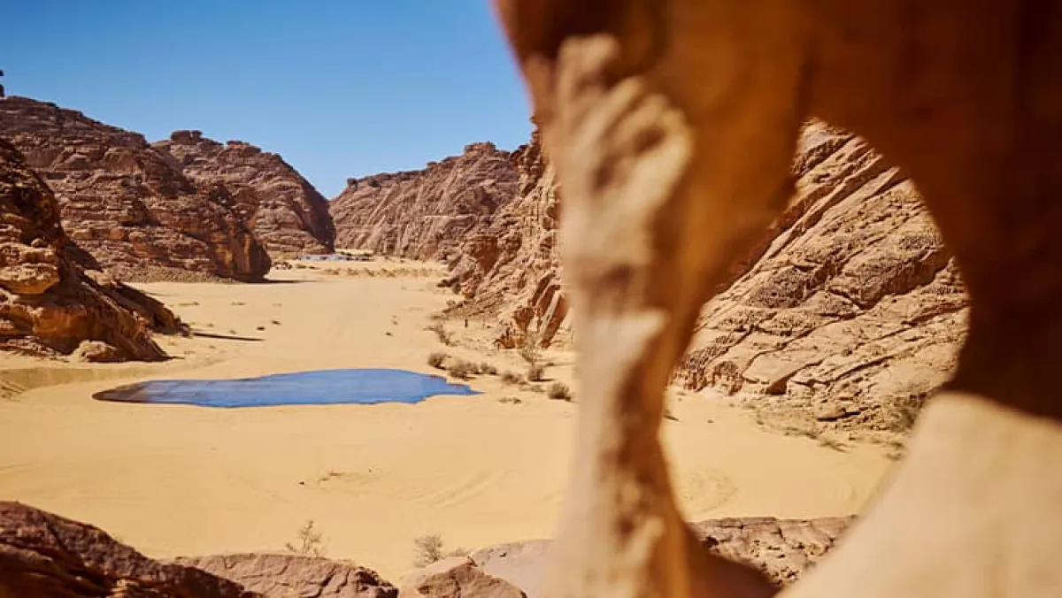 انطلاق النسخة الثالثة من معرض صحراء X العلا 2024 - الصورة من موقع استكشف العلا على الإنترنت للفنان عبدالله العثمان بعنوان "جغرافيا الأمل" 2022