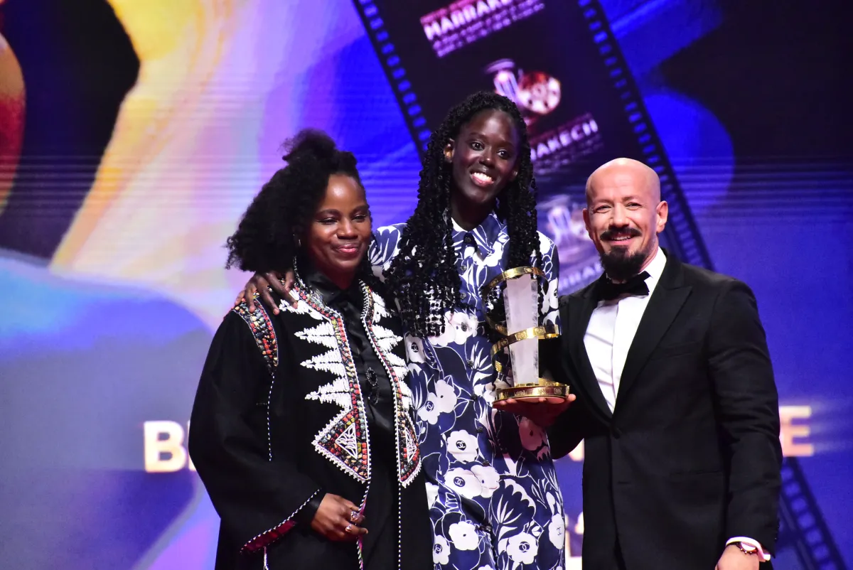 راماتا تولاي سي تتسلم جائزة أفضل إخراج عن فيلمها بانيل وأدما 