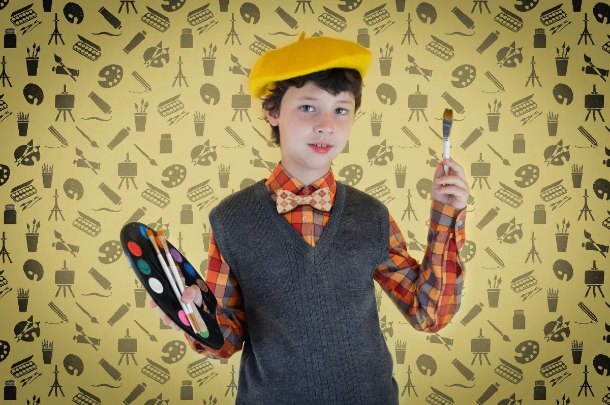 صورة طفل مبدع في الرسم 