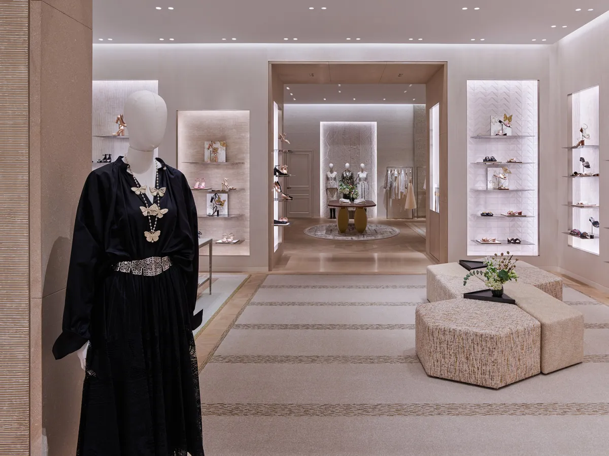 ديور Dior تعلن إعادة افتتاح بوتيك الدار في مول الإمارات بدبي