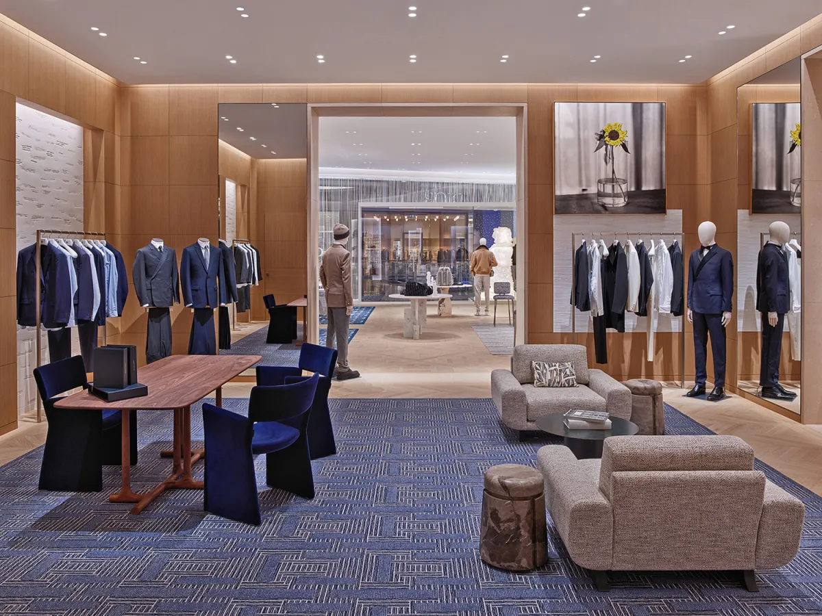 ديور Dior تعلن إعادة افتتاح بوتيك الدار في مول الإمارات بدبي