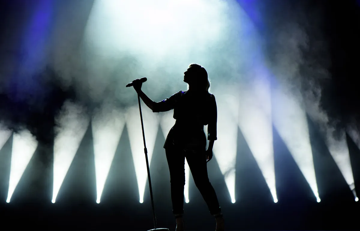 من تستحق لقب نجمة لبنان الأولى نانسي أم نجوى أم هيفاء؟