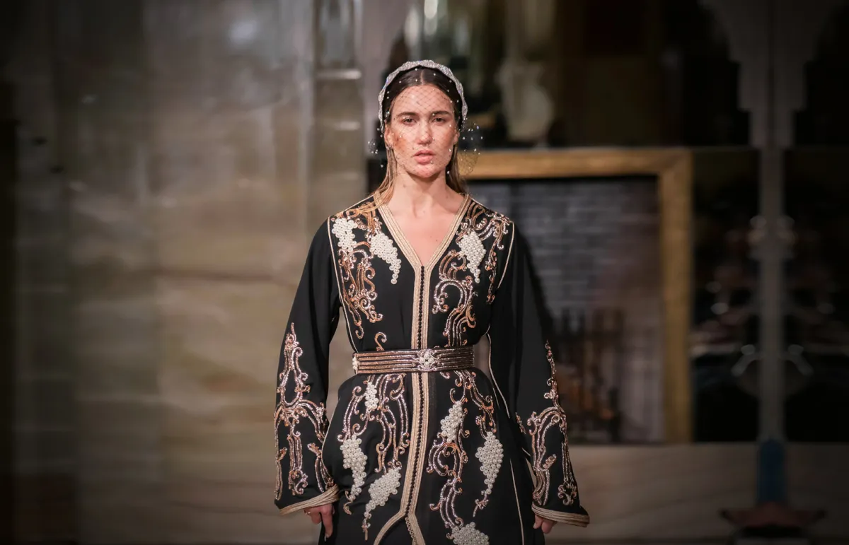 قفطان من ماركة Houda Serbouti - الصورة من Launchmetrics/Spotlight ©