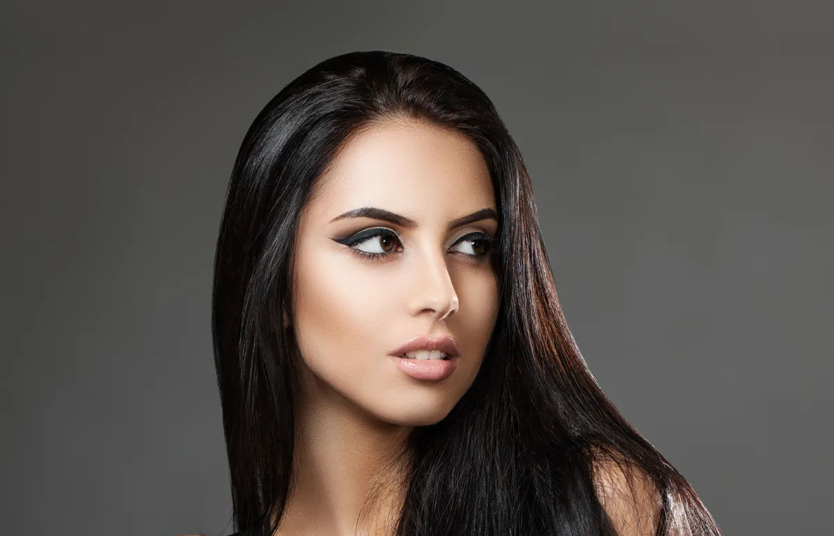 في اليوم الوطني الإماراتي.. أسرار جمالية للمرأة الإماراتية تزيدها تألقاً - الصورة من shutterstock