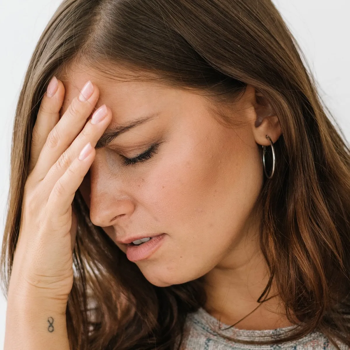 صورة لحامل تشعر بالتوتر