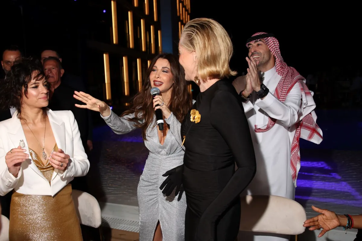 ميشيل رودريغيز، نانسي عجرم، شارون ستون والأستاذ محمد التركي الرئيس التنفيذي لمؤسسة مهرجان البحر الأحمر السينمائي الدولي. مصدر الصورة: Daniele Venturelli/Getty Images for The Red Sea International Film Festival