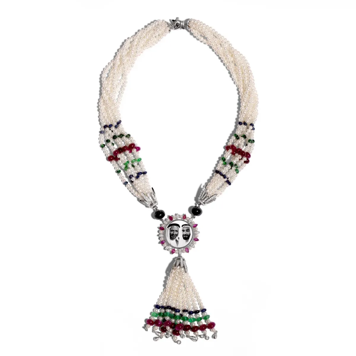 قلادة الفخر من علامة FHK