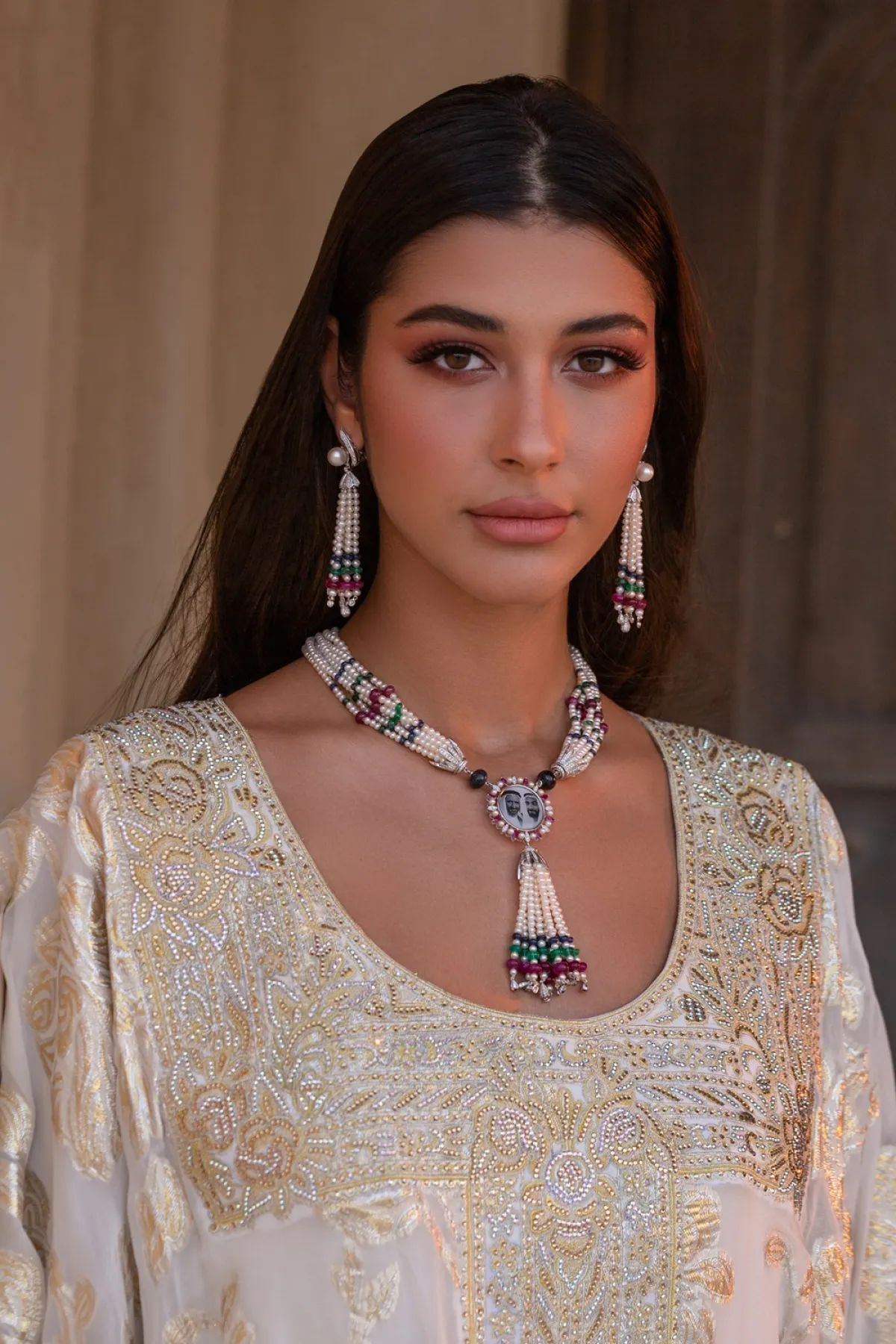 قلادة الفخر من علامة FHK