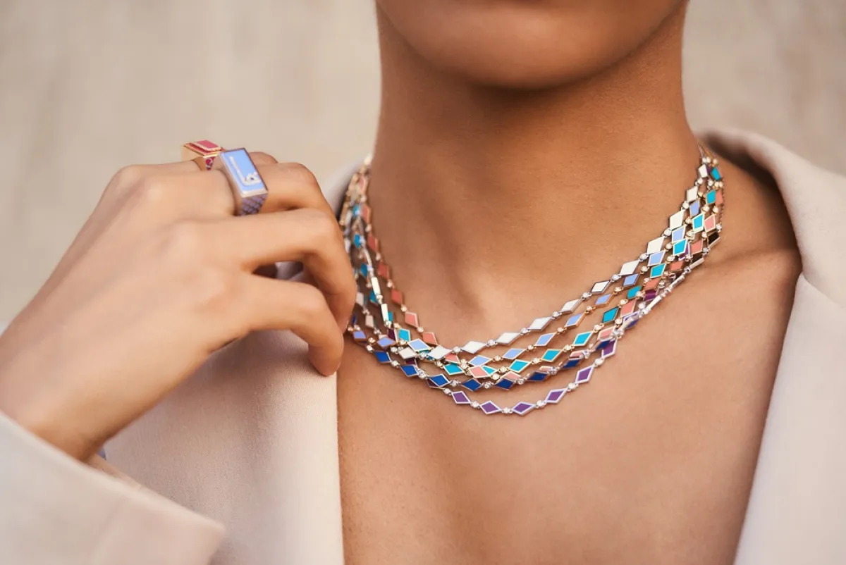 سلاسل مجموعة موزاييك من نورة شوقي