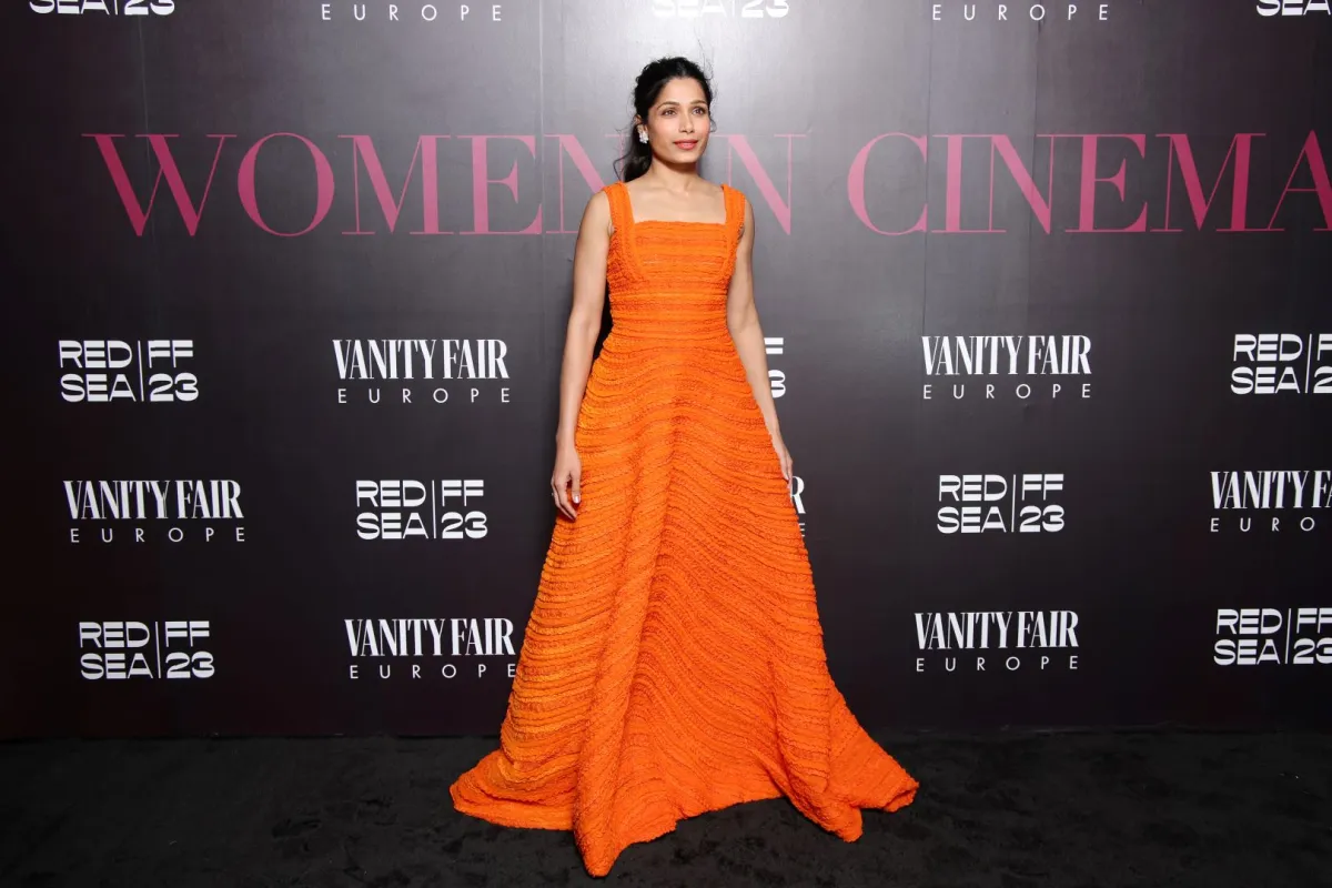 فريدا بينتو (Freida Pinto).. مصدر الصورة: Daniele Venturelli/Getty Images for The Red Sea International Film Festival