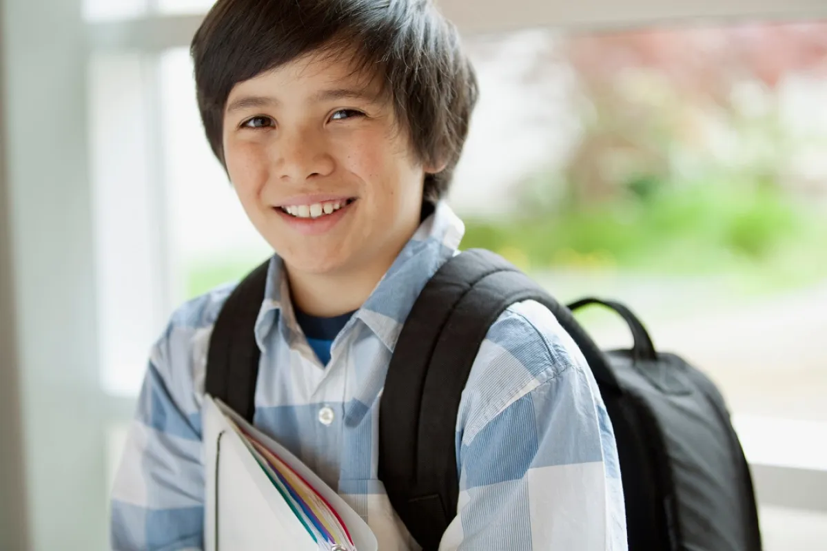 صورة لطفل مبتهج