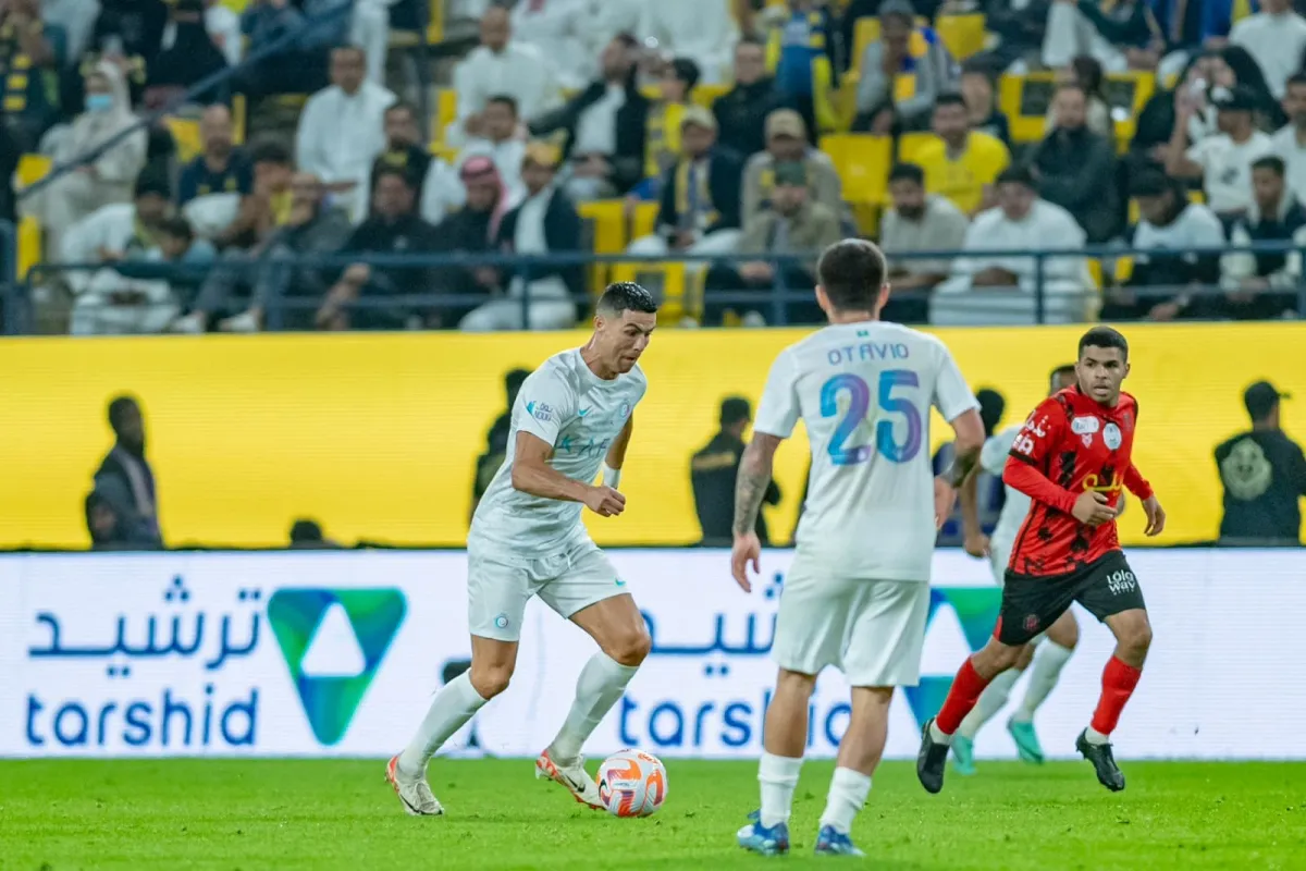 رقم مميز جديد لرونالدو.. وصحف عالمية تشيد به