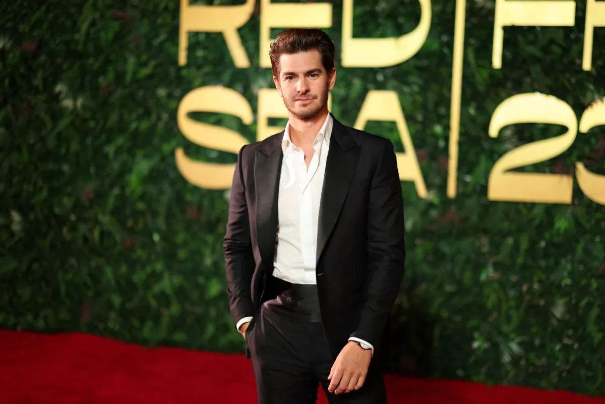 أندرو غارفيلد (Andrew Garfield). مصدر الصورة: Tim P. Whitby/Getty Images for The Red Sea International Film Festival