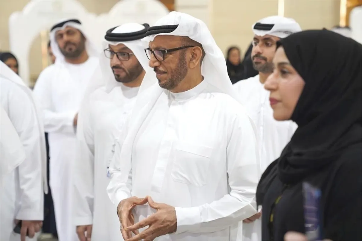 حصة بنت عيسى بوحميد أثناء افتتاحها لمعرض الاتحاد. الصورة من wam