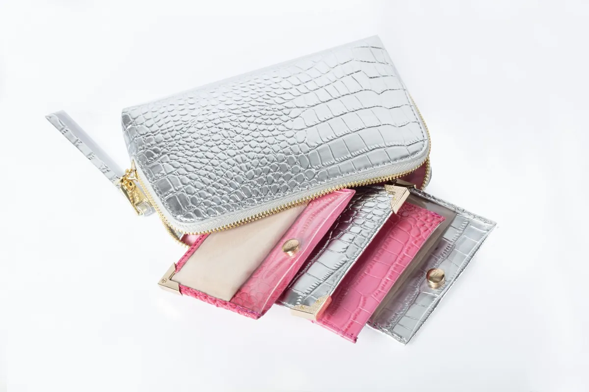 حقائب أنيقة بمقاسات متعددة