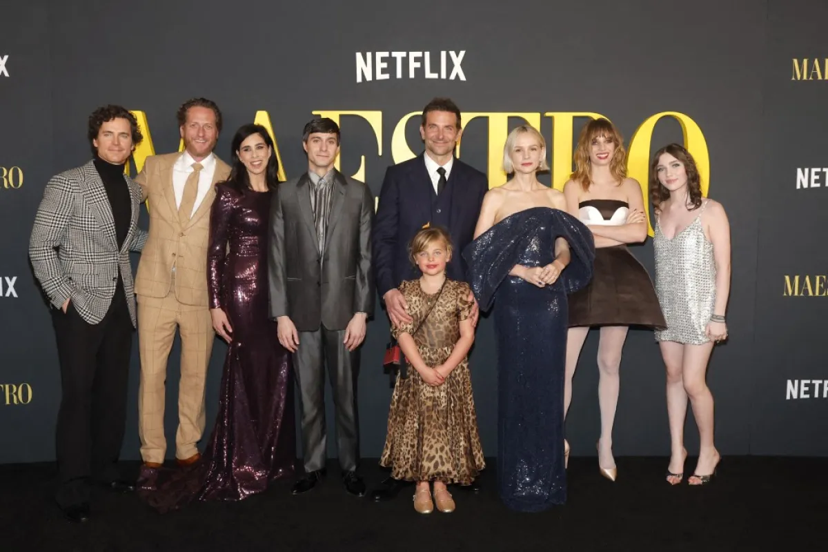 برادلي كوبر مع طاقم العمل وابنته Bradley Cooper, Lea De Seine Shayk Cooper (مصدر الصورة: Emma McIntyre / GETTY IMAGES NORTH AMERICA / Getty Images via AFP)