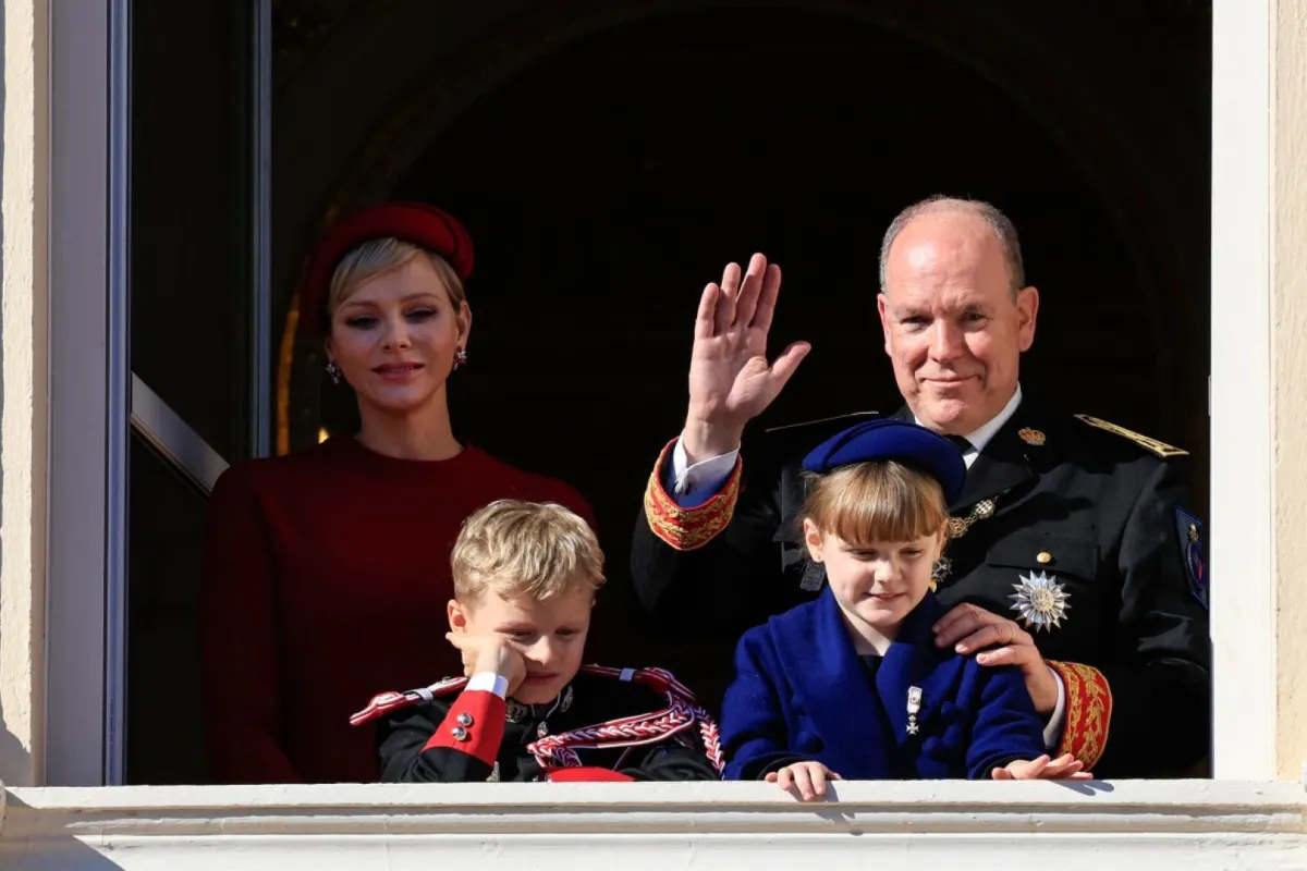الأميرة شارلين، الأمير ألبرت، الأمير جاك والأميرة غابريلا (Princess Charlene, Prince Albert II, Prince Jacques and Princess Gabriella). مصدر الصورة: Valery HACHE / AFP