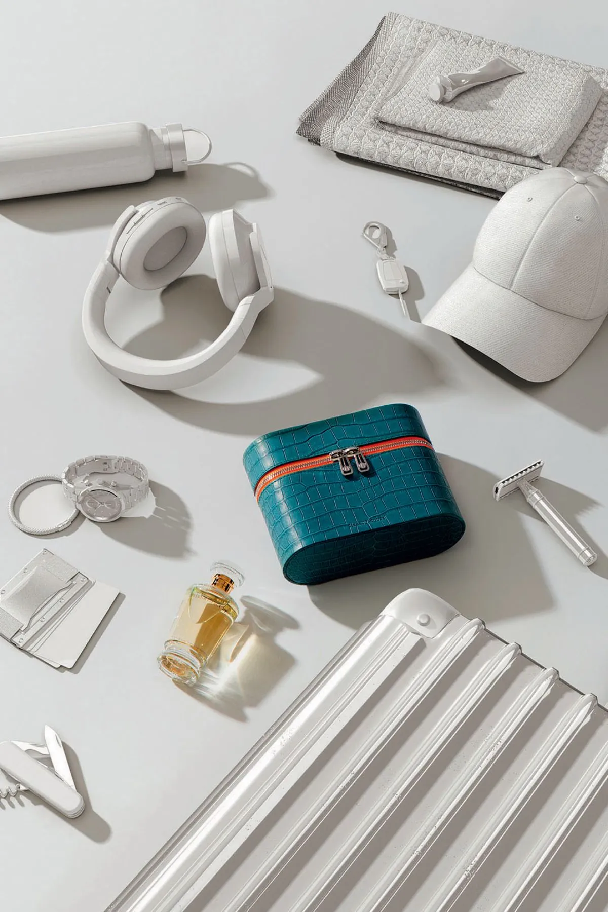 مجموعة HJ Voyage من هنري جاك  أكسسوارات للسفر مصنوعة من مواد فاخرة