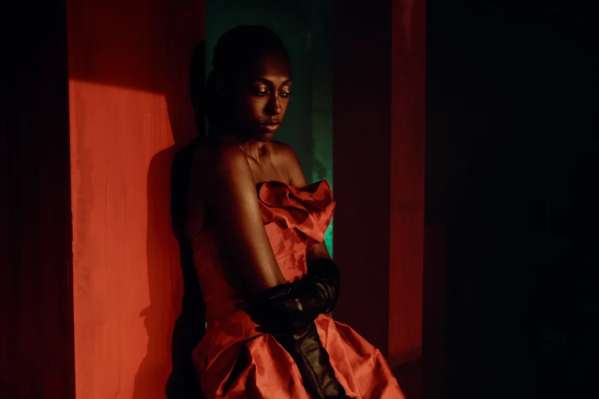  آند أذر ستوريز تطلق تشكيلة ملابس السهرة  