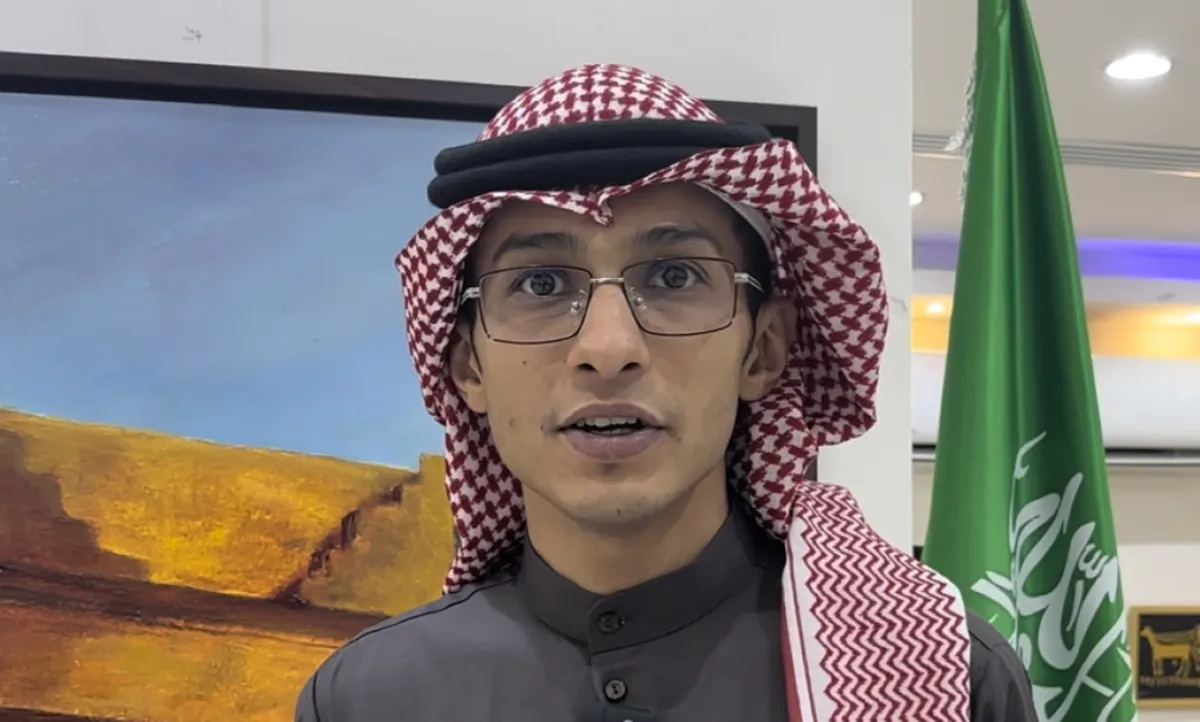 الفنان التشكيلي عبدالعزيز الطاهر 