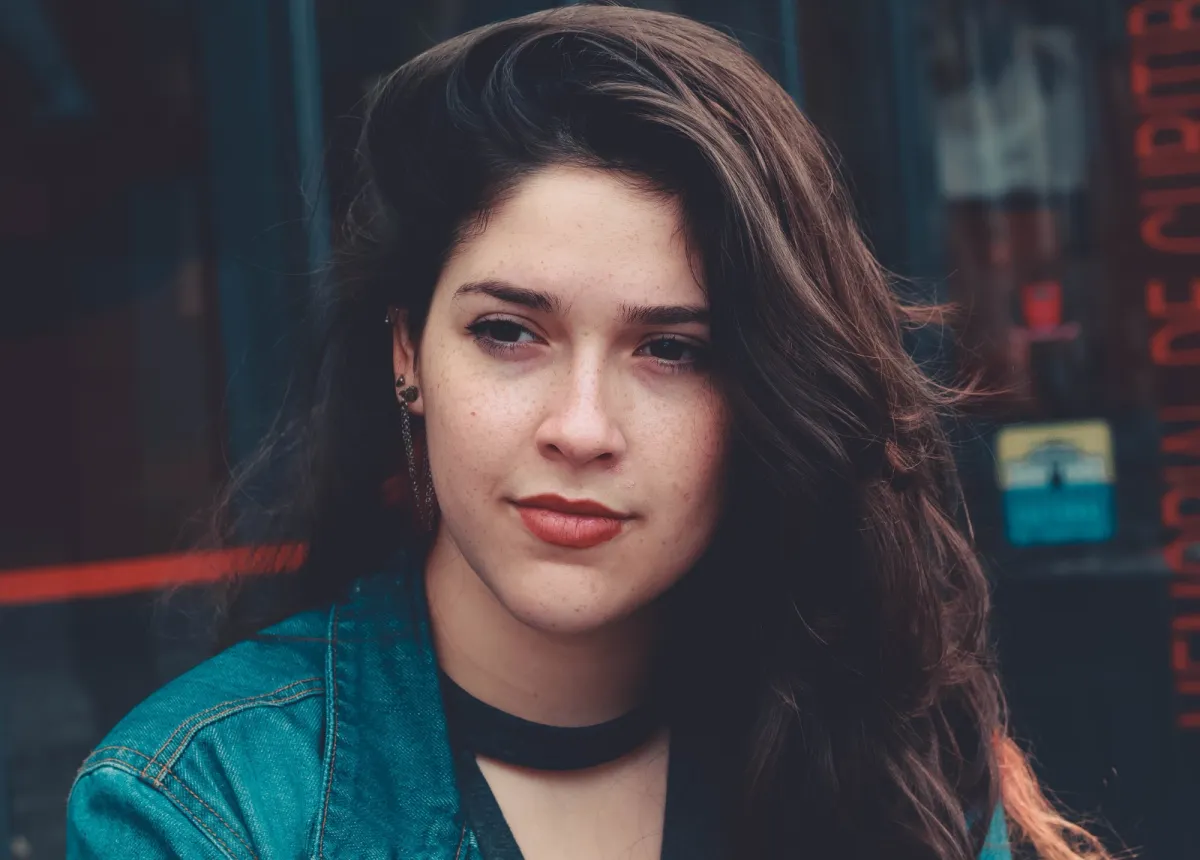 تفسير حلم تساقط الشعر عند لمسه