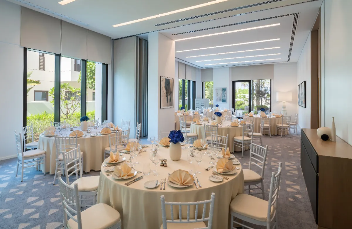 استمتع بالاحتفالات في منتجع بالاس شاطئ الفجيرة