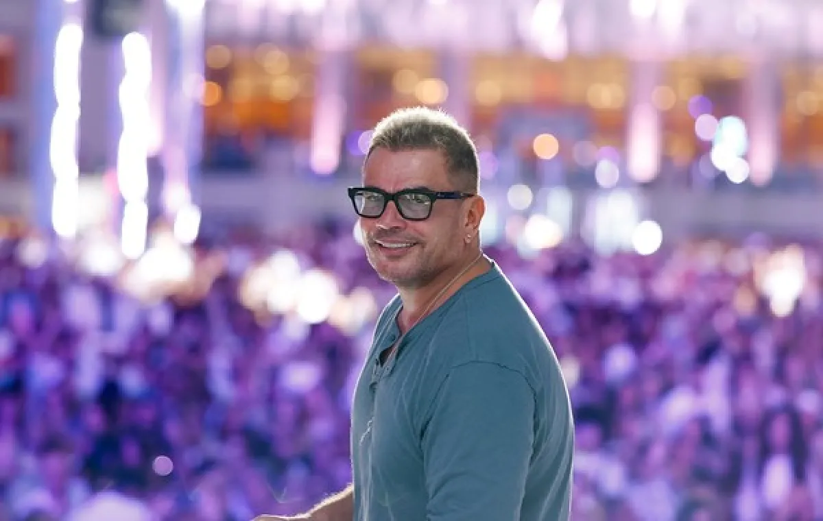 عمرو دياب - الصورة من صفحته الرسمية على الفيس بوك