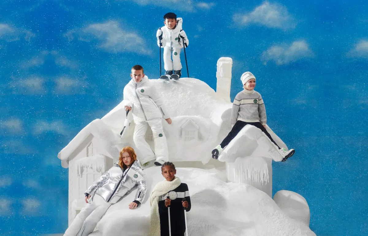 مجموعة ملابس الثلج الخاصة بالأطفال من ديور