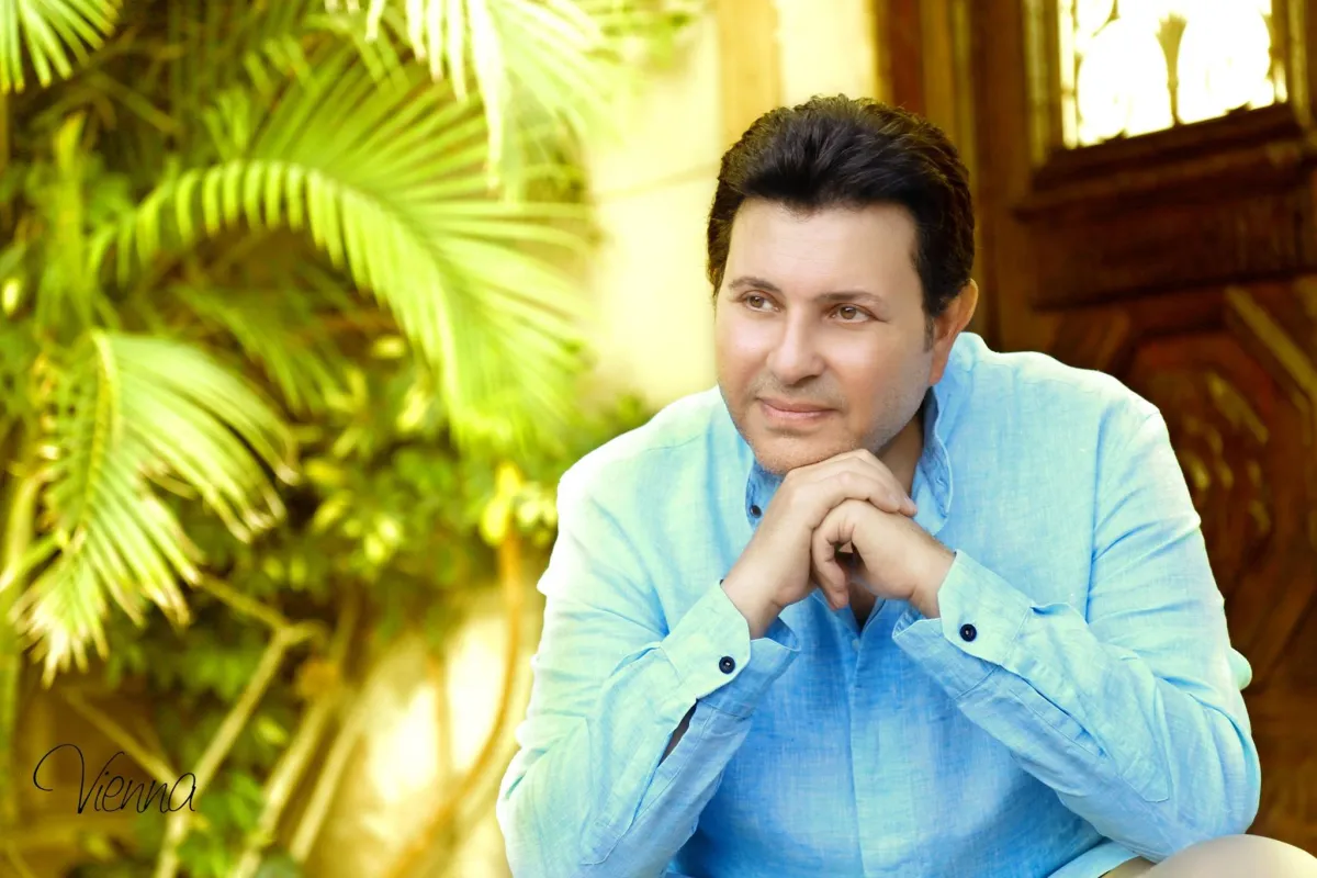 الصورة من صفحة هاني شاكر على الفيس بوك