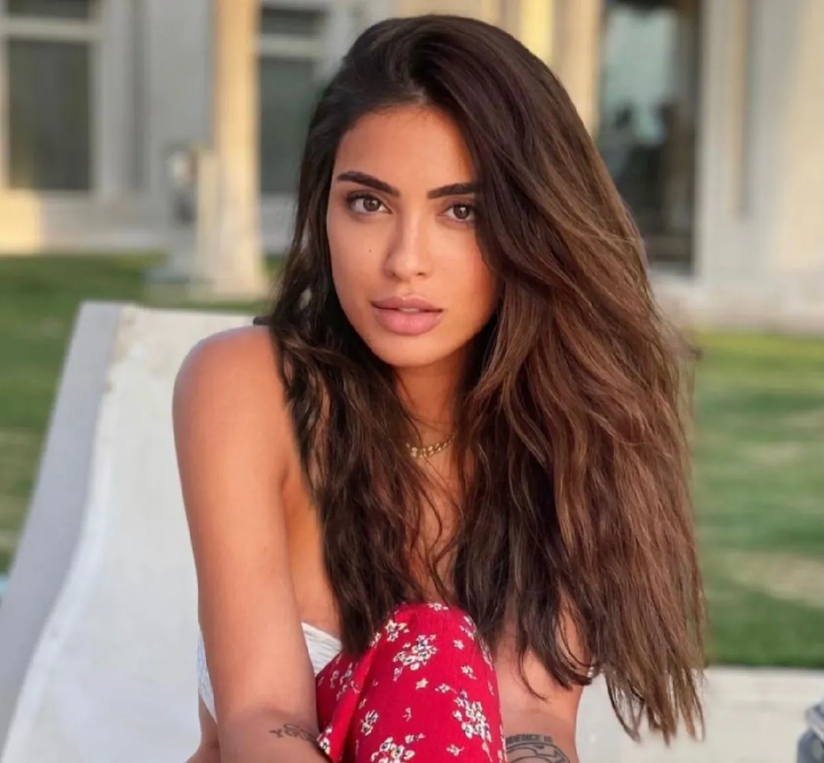 الصورة من حساب دنيا عبد المعبود على انستغرام