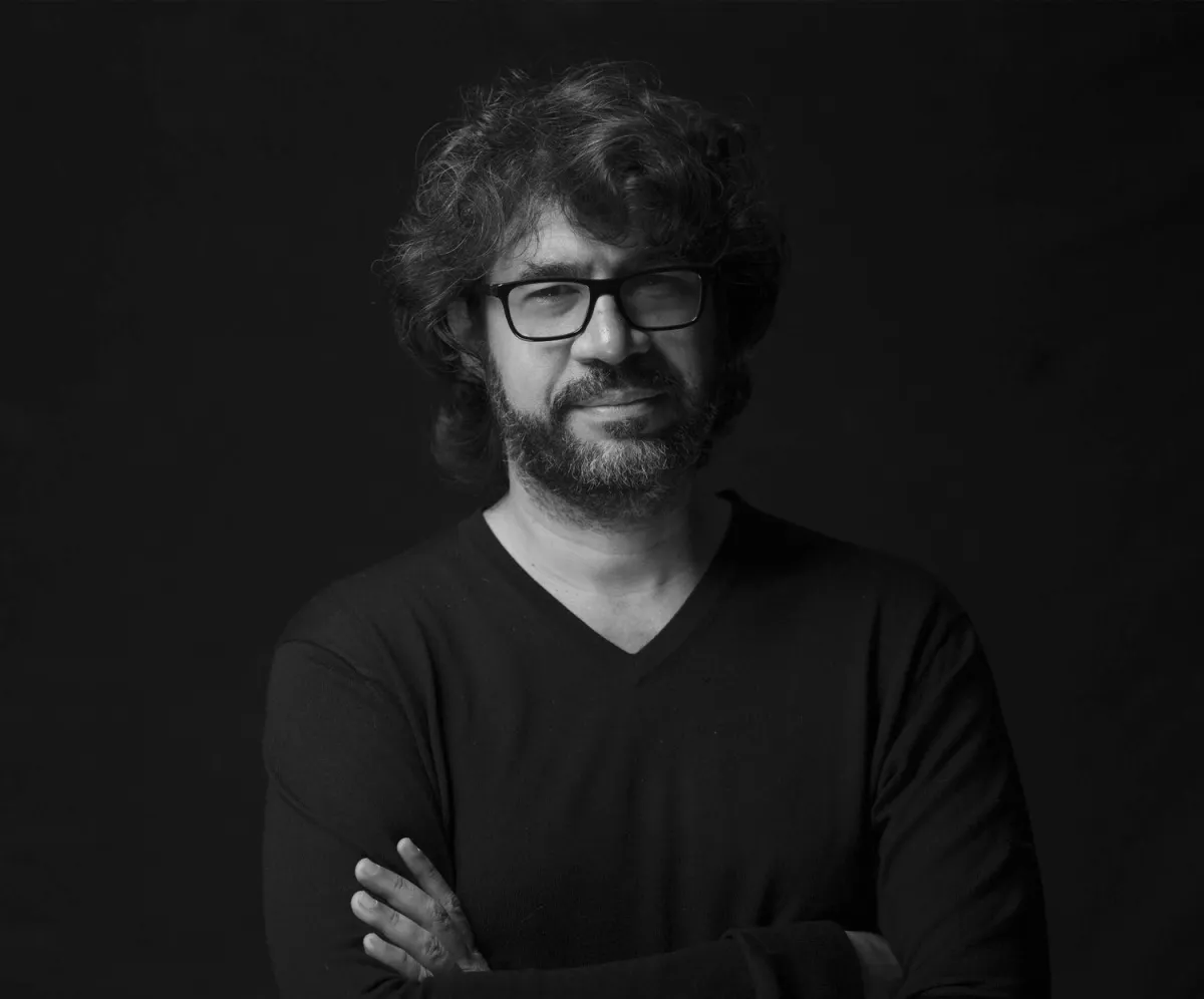 الصورة من حساب المخرج عمر هلال على الفيس بوك