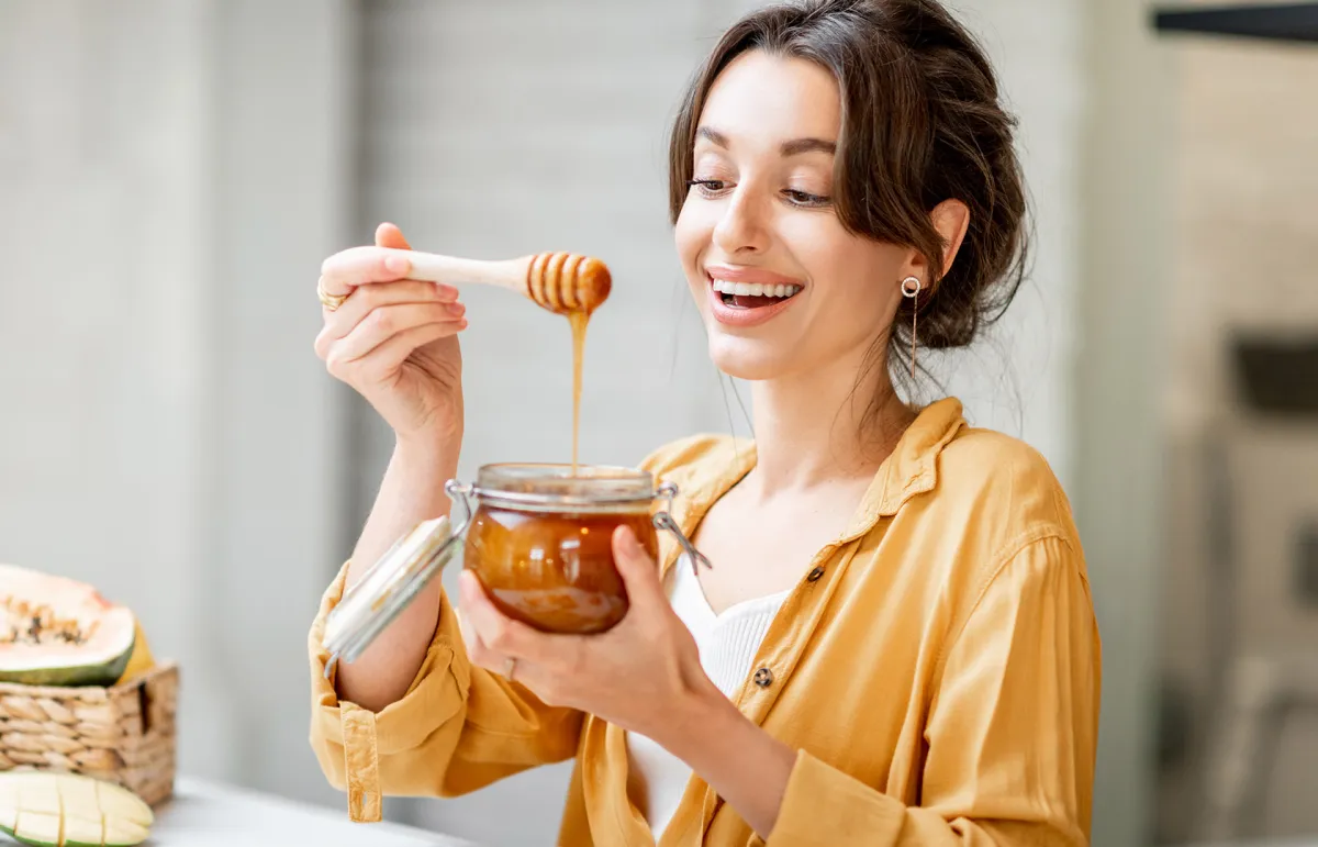 فوائد عسل الطلح رائعة لخسارة الوزن وتنظيم مستوى السكر وفق طبيبة