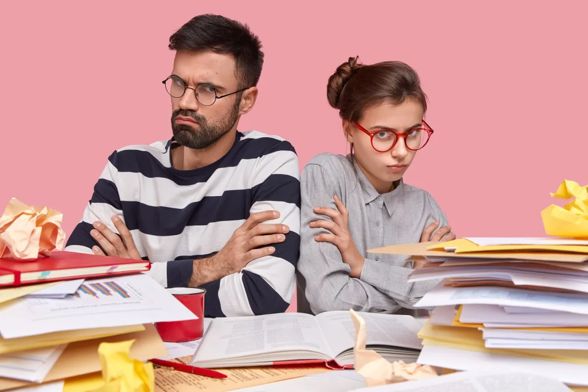 السمات الشخصية للشخصيات السّامة في العمل وتأثيرها السلبي