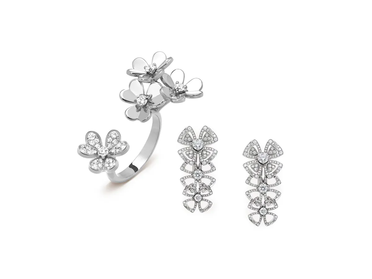 مجوهرات ذهب أبيض مرصوفة بالألماس من وحي الورود