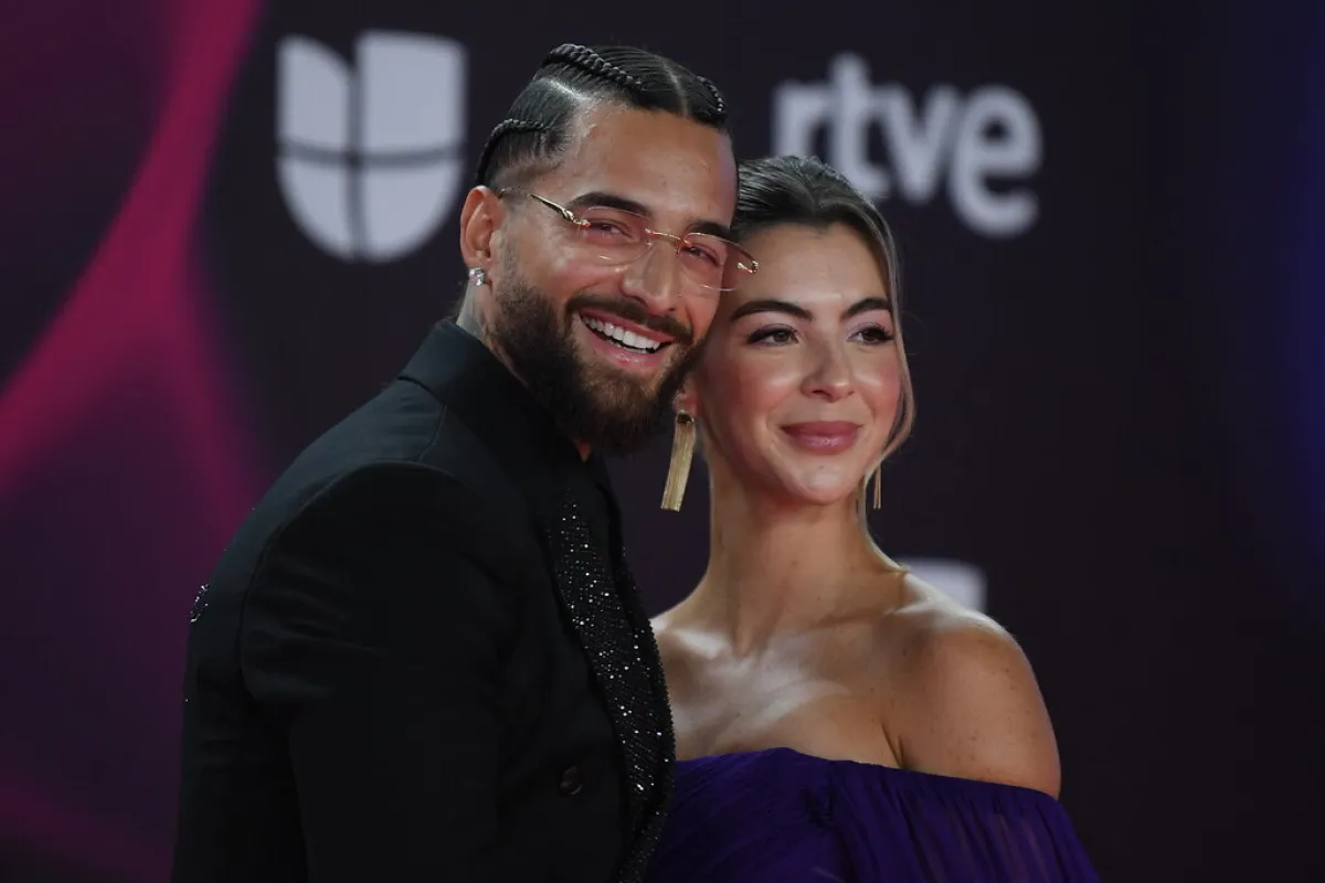 مالوما وسوزانا Maluma and Susana Gomez في حفل الغرامي.. (مصدر الصورة: JORGE GUERRERO / AFP)