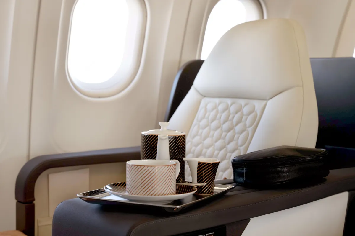  داخل  الطائرة ولمسة مميزة لتجربة مفعمة بالرفاهية