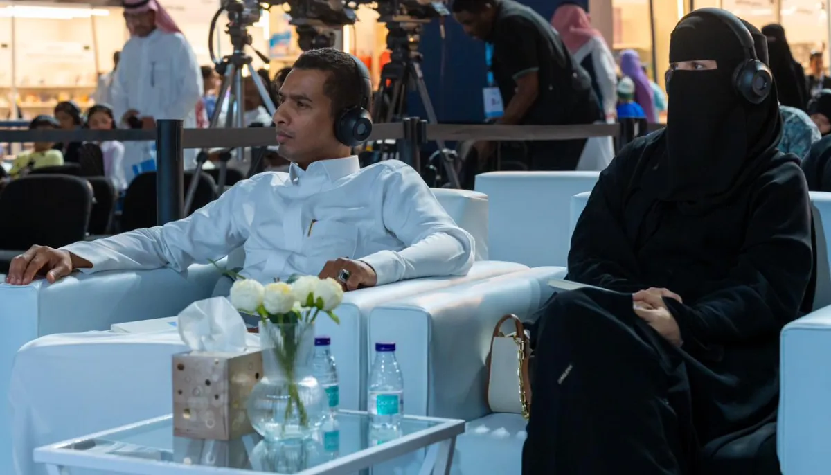 ورشة عمل لمناقشة " صناعة الكتاب الصامت" - الصورة من العلاقات العامة