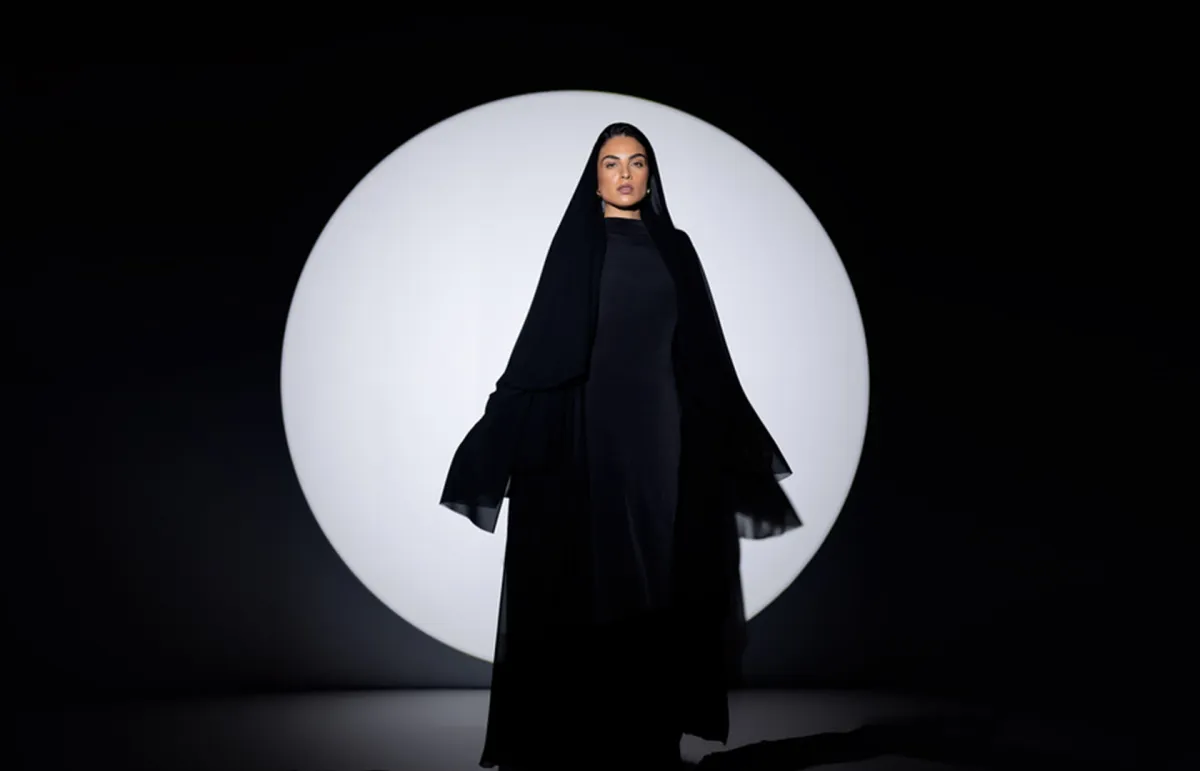 من تصميم دار أزياء المريكن