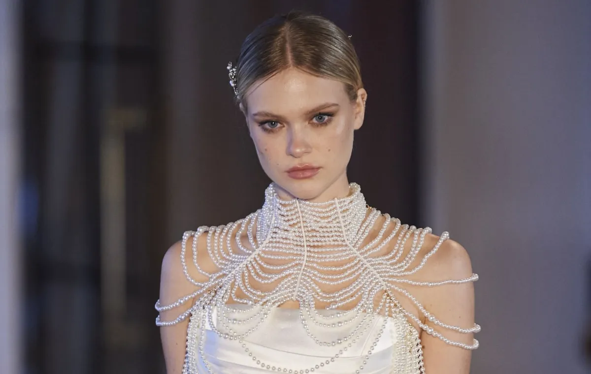 مكياج دافئ للعروس 