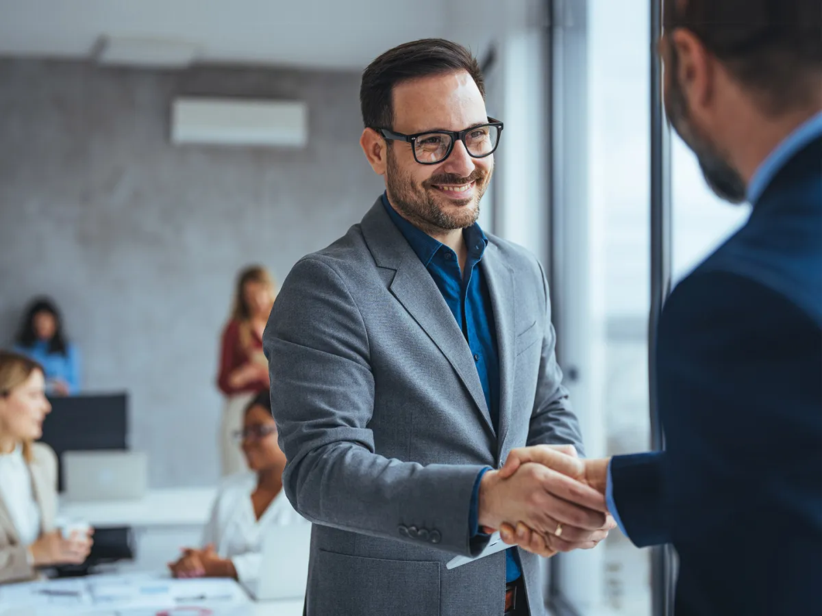  خطوات الثقة التي تقودك إلى طريق النجاح في العمل