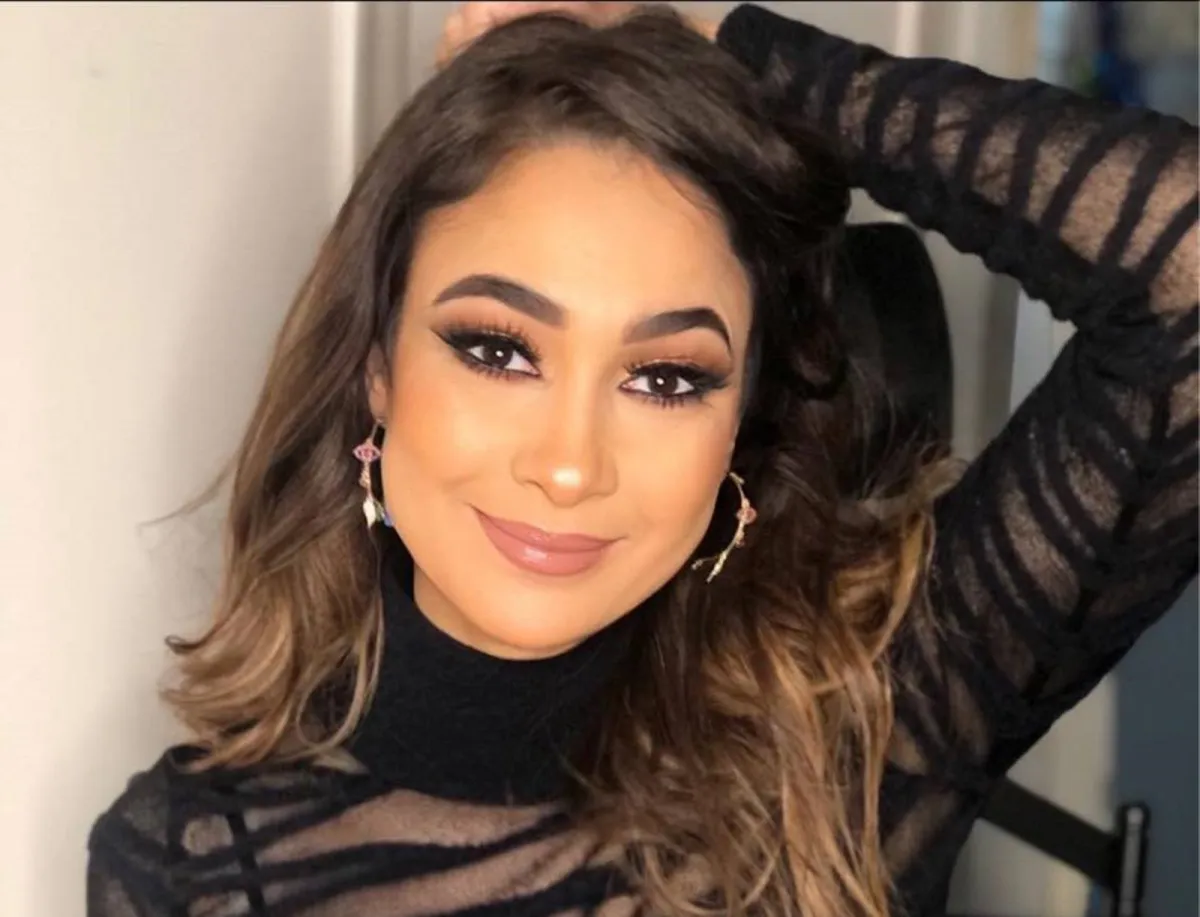 الصورة من حساب السيدة إنجي على الفيس بوك