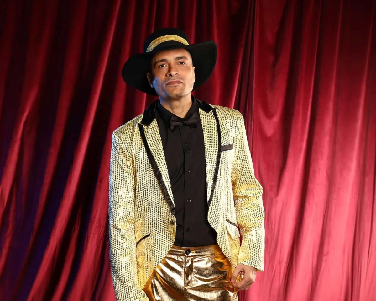 الصورة من صفحة حسن شاكوش على الفيس بوك