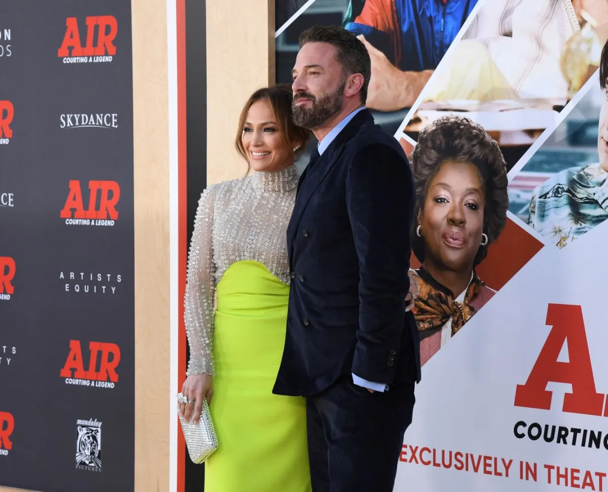 جينيفر لوبيز وبن أفليك في لوس أنجلوس(Jennifer Lopez and Ben Affleck in Los Angeles). مصدر الصورة: Jon Kopaloff/Getty Images/AFP