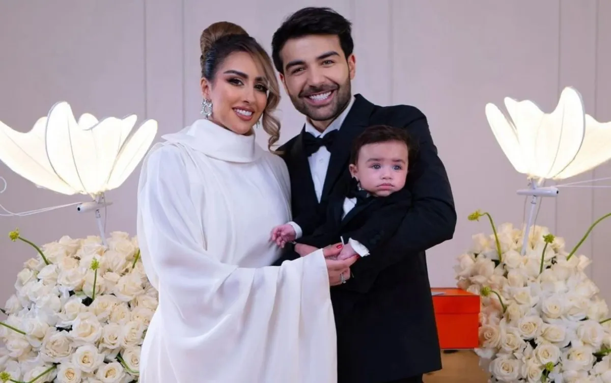 فرح الهادي وعقيل الرئيسي وابنهما آدم - الصورة من حساب عقيل الرئيسي على انستغرام