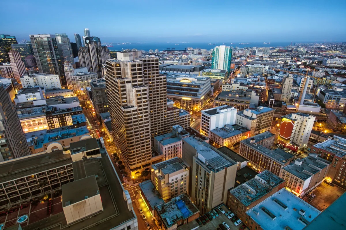 لقطة لسان فرانسيسكو كما تبدو في المساء