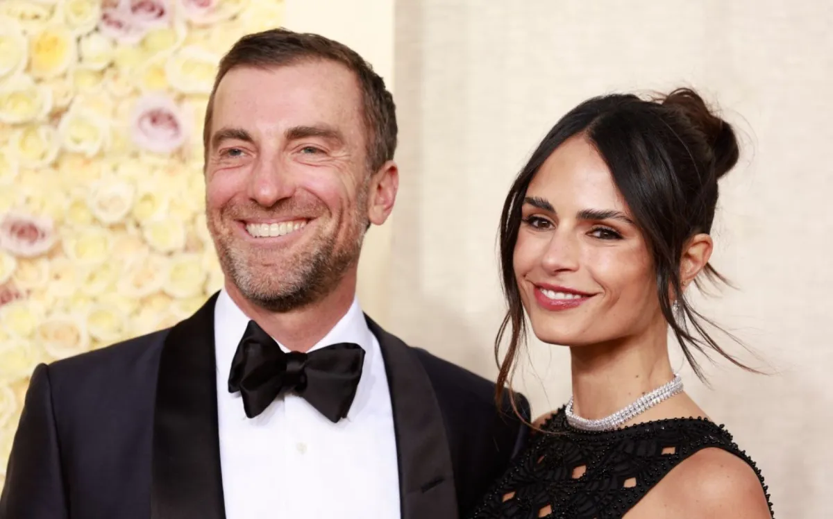 جوردانا بيوستر وزوجها ماسون مورفيت في فندق بيفرلي هيلتون في بيفرلي هيلز، كاليفورنيا (Jordana Brewster and husband Mason Morfit at The Beverly Hilton in Beverly Hills, California). مصدر الصورة: Michael TRAN / AFP