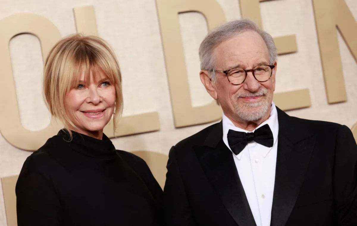 ستيفن سبيلبرغ وكيت كابشو  في فندق بيفرلي هيلتون في بيفرلي هيلز، كاليفورنيا (Steven Spielberg and Kate Capshaw at The Beverly Hilton in Beverly Hills, California). مصدر الصورة: Michael TRAN / AFP