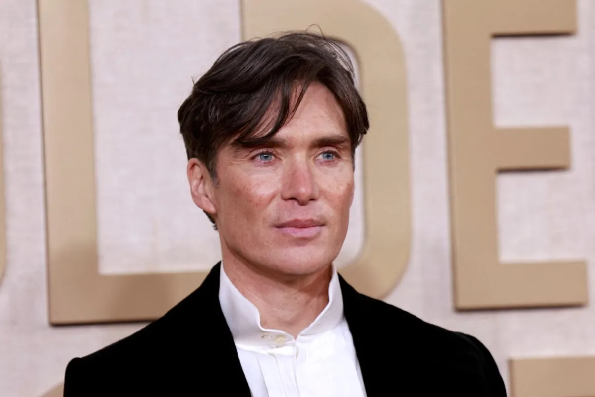كيليان مورفي في فندق بيفرلي هيلتون في بيفرلي هيلز، كاليفورنيا (Cillian Murphy at The Beverly Hilton in Beverly Hills, California). مصدر الصورة: مصدر الصورة: Michael TRAN / AFP